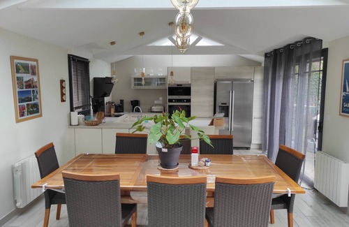 Cancale House | LA VIGNE FLEURIE, family house 450m from the beach