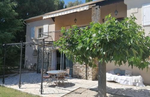 Montfrin Villa | La villa de charmassone