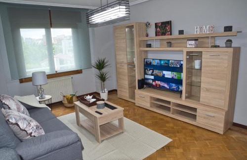 Aviles Apartment | La Villa De Lore, Piso Completo Apto 6 Personas Con Garaje