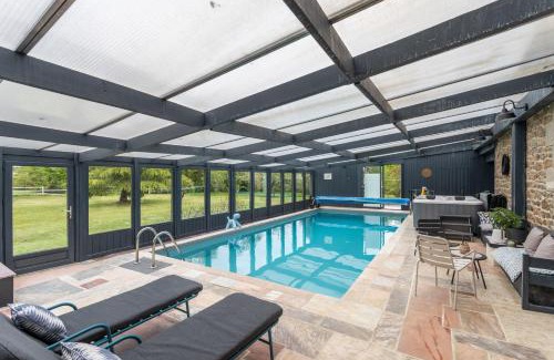 Le Tronchet Villa | LA VILLA DU GOLF - avec piscine couverte chauffée et jacuzzi