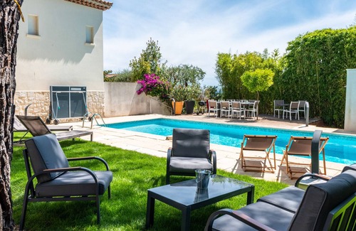 Caucade Villa | La Villa fleurie à 5 minutes des plages