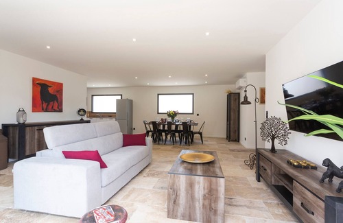 Saint-Victor-la-Coste House | La Villa d'Angèle - Villa climatisée avec piscine