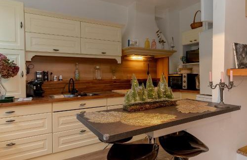 Viviers-du-Lac House | La Villa