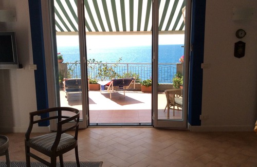 Moneglia Apartment | La Villa