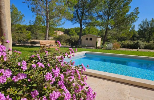 Lambesc Bed & Breakfast | La Villa KEF