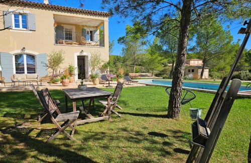 Lambesc Bed & Breakfast | La Villa KEF