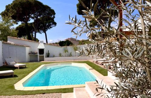Guerrevieille Villa | La Villa les lauriers, 150 m de la mer, Grimaud, golfe de St Tropez