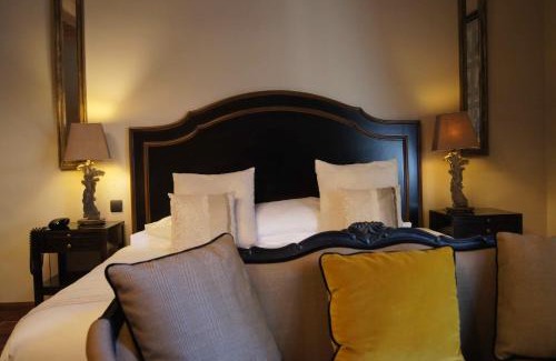 Aigues-Mortes Medieval City Hotel | La Villa Mazarin