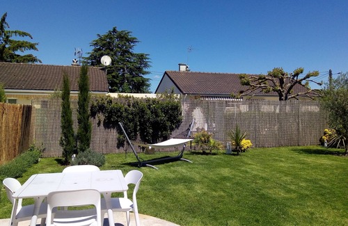 Joue-les-Tours House | LA VILLA POP: back to the 70s!