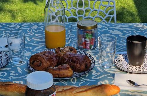 Saint-Laurent-de-Medoc Villa | La Villa Rivière & SPA