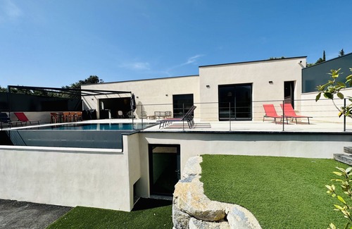 Mollans-sur-Ouveze House | La "villa Romy" Piscine et Spa Face au Ventoux en Provence