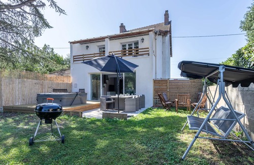 Thesee House | La Villa Romaine