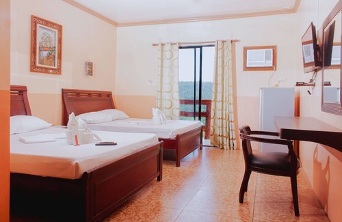 Mataas Na Kahoy Hotel | La Virginia Leisure Park and Amusement Resort