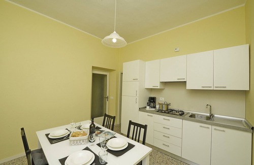 Cecina House | La vista dal borgo - Two Bedroom House, Sleeps 5