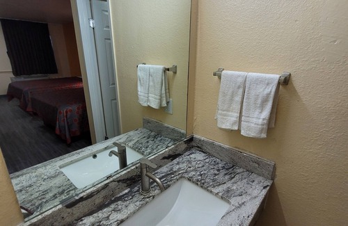 Brownsville Hotel | La Vista Motel