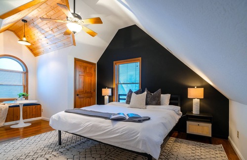 Mountain Base Cabin | La Vista - snowshoe, WV