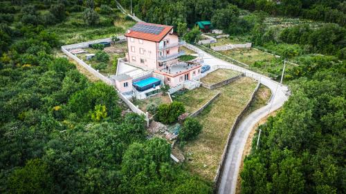 Sasovici House | La Vita Bella