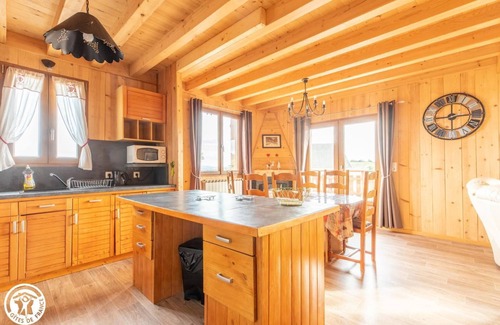 Murol House | La Vizude - MUROL - Gîte
