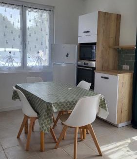 Saint-Remeze Apartment | La vouivre