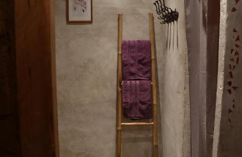 Saint-Antoine-l'Abbaye Bed & Breakfast | La Voureyline
