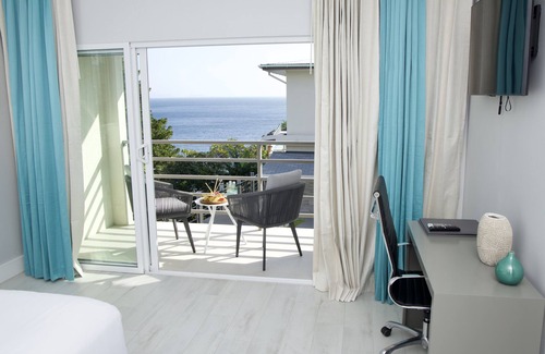 Villa Hotel | LA Vue Boutique Hotel & Beach Club