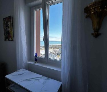 La Celle-sous-Gouzon Apartment | La vue mer