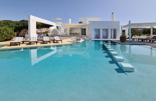 Nea Cryssi Akti Villa | La vue Spa