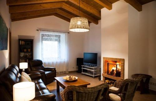 La Vall d'en Bas House | La Xiquella, formatges artesans i masoveria