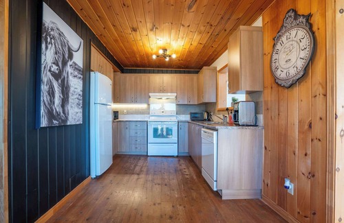 Saint Zenon Ski Chalet | La Zenitude - Spa & Lake View