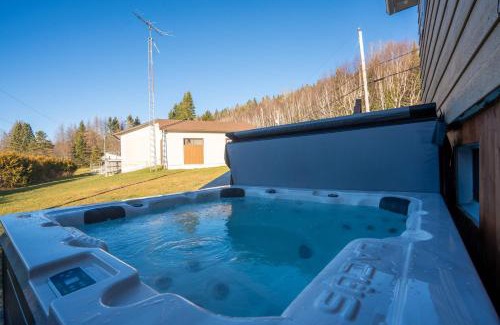 Saint Zenon Ski Chalet | La Zenitude Spa & Lake View