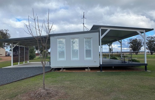 Dubbo Apartment | Labanna Lake - Country views, Peaceful, Quiet, Safe,