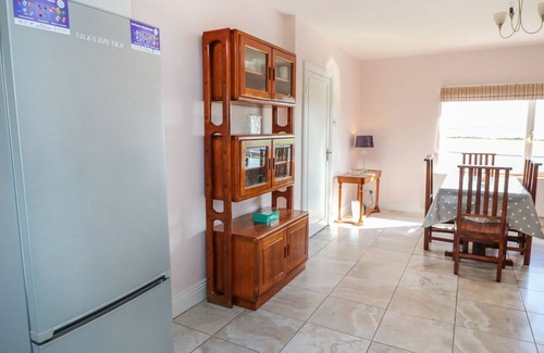 Kilrush Cottage | LABASHEEDA, pet friendly, with open fire in Labasheeda, County Clare
