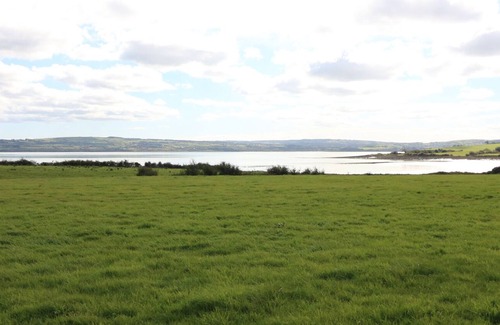 Kilrush Cottage | LABASHEEDA, pet friendly, with open fire in Labasheeda, County Clare