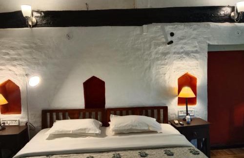 Maheshwar Cabin | Labboo'z Café and Lodge