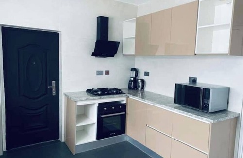 Kokomlemle Apartment | Labone | 4 BDR Apartment | Parking n’ WiFi