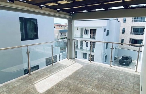 Kokomlemle Apartment | Labone | 4 BDR Apartment | Parking n’ WiFi