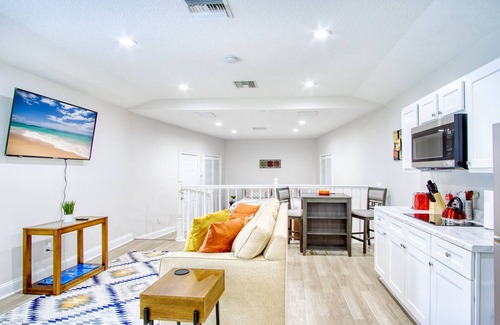 San Jose House | Labor D Getaway! Glam It Up Studio 5m Charming SanMarco~Sleeps 3