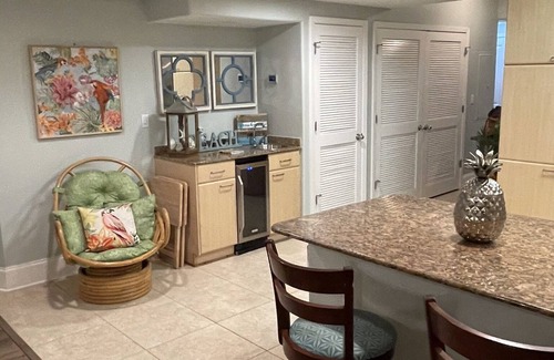 Orange Beach East Condo | Labor Day and Thanksgiving 🦃 now available! Gorgeous Sunsets! 🏖️🏖️.