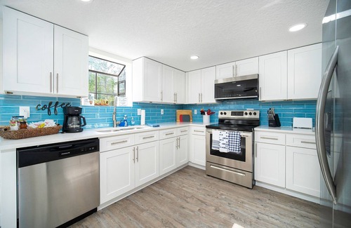 St. Augustine House | Labor Day Getaway! Luxury Retreat Grill Beach & Downtown~Sleeps 12