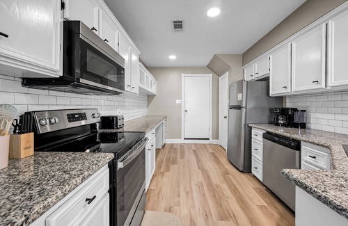 April Sound Condo | Labor Day is Open! Charming Home Near Lake Conroe – Close to Marinas, Dining & Downtown Montgomery