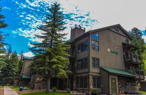 Highland Meadows Condo | Labor Day weekend and entire week for 6 guests at Vail's BEST condo