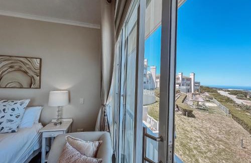 Pinnacle Point Apartment | Labuche Villa