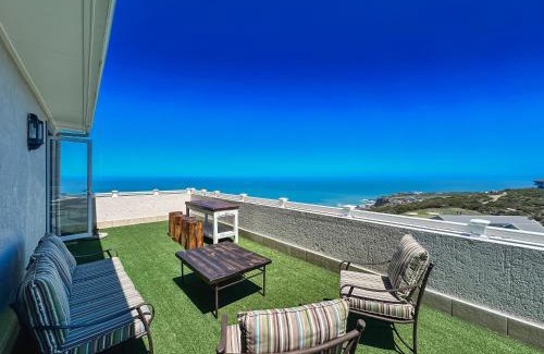 Pinnacle Point Apartment | Labuche Villa