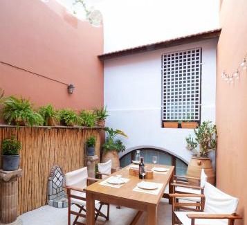 Rhodes Old Town House | Labyrinthos Arts Guest House