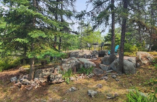 Lac du Bonnet Cabin | LAC DU BONNET COTTAGE FOR RENT - NEWLY RENOVATED!