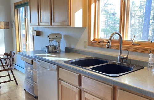 Mohawk House | Lac La Belle lakefront, Bohemia view