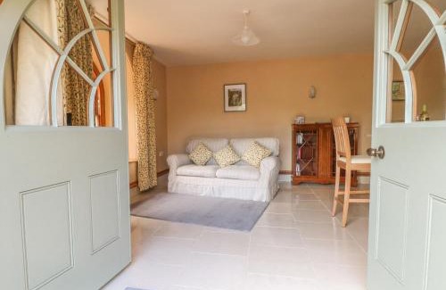Longnor Apartment | Lacewood