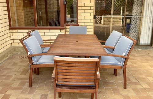 Kangaroo Island House | Lacey’s Holiday House - 5 minute walk to town precinct