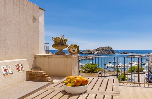 Aci Trezza Apartment | Lachea Seaview Penthouse - Short Lets