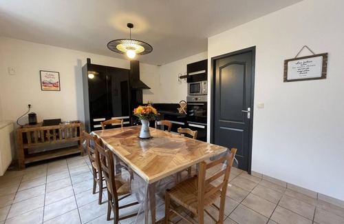 Laroin House | Lacoste - Laroin - Gîte